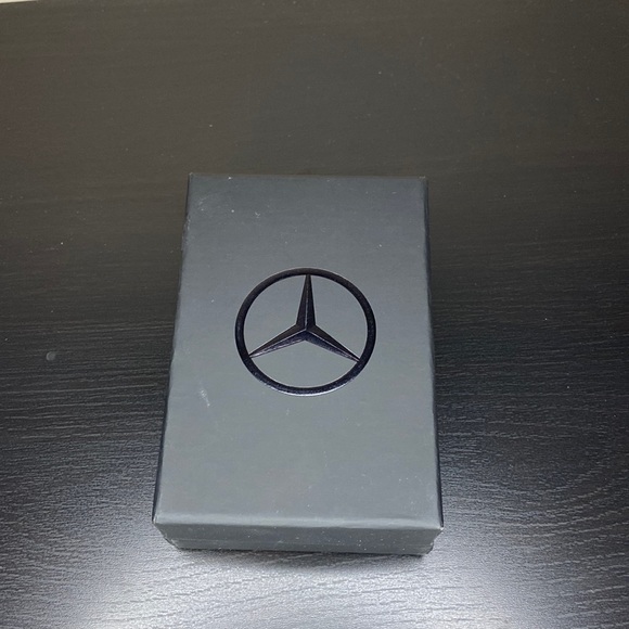 Mercedes Benz Wine Stopper in Shift Knob Style | Cream - Picture 3 of 9